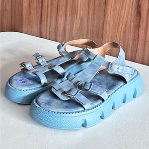 Yoki buckle strap blue sandals size 8.5